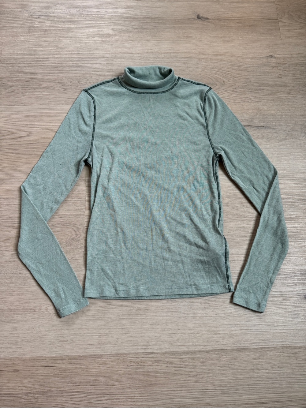 Madewell sage green contrast seam fitted turtleneck long sleeve top size small